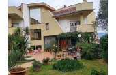 [460 S.Agostino], Rende, porzione di villa a schiera con giardino zona S. Agostino